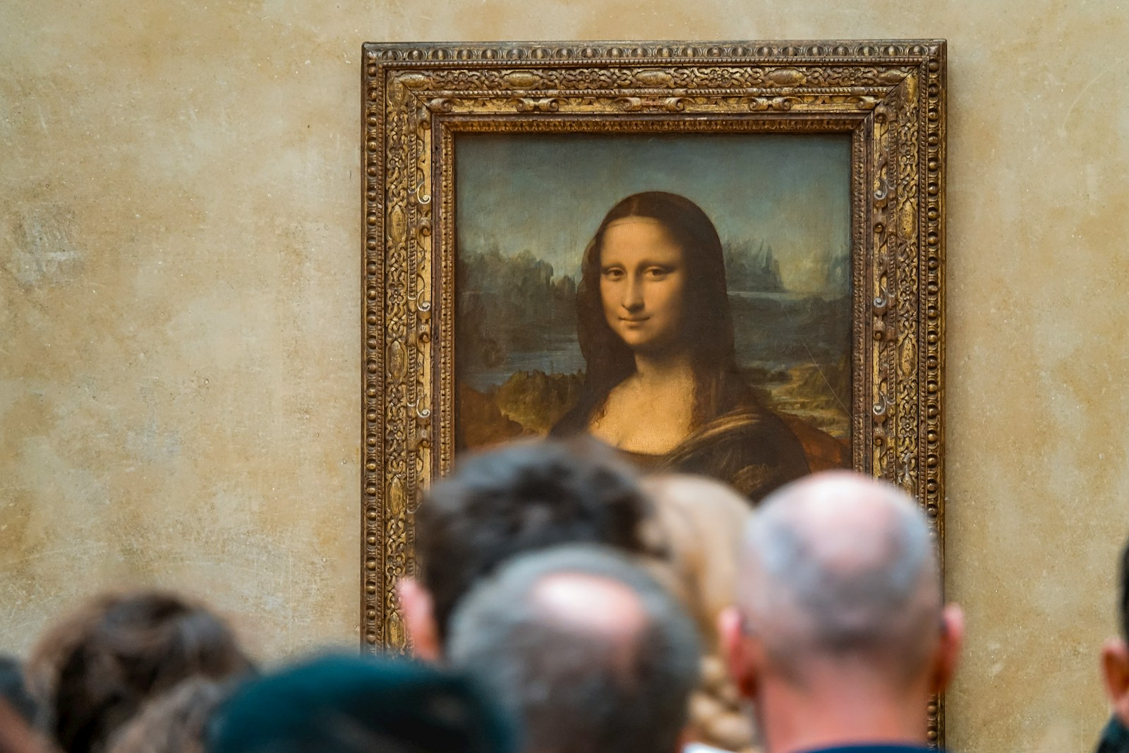 Has anyone tried to steal Monalisa?